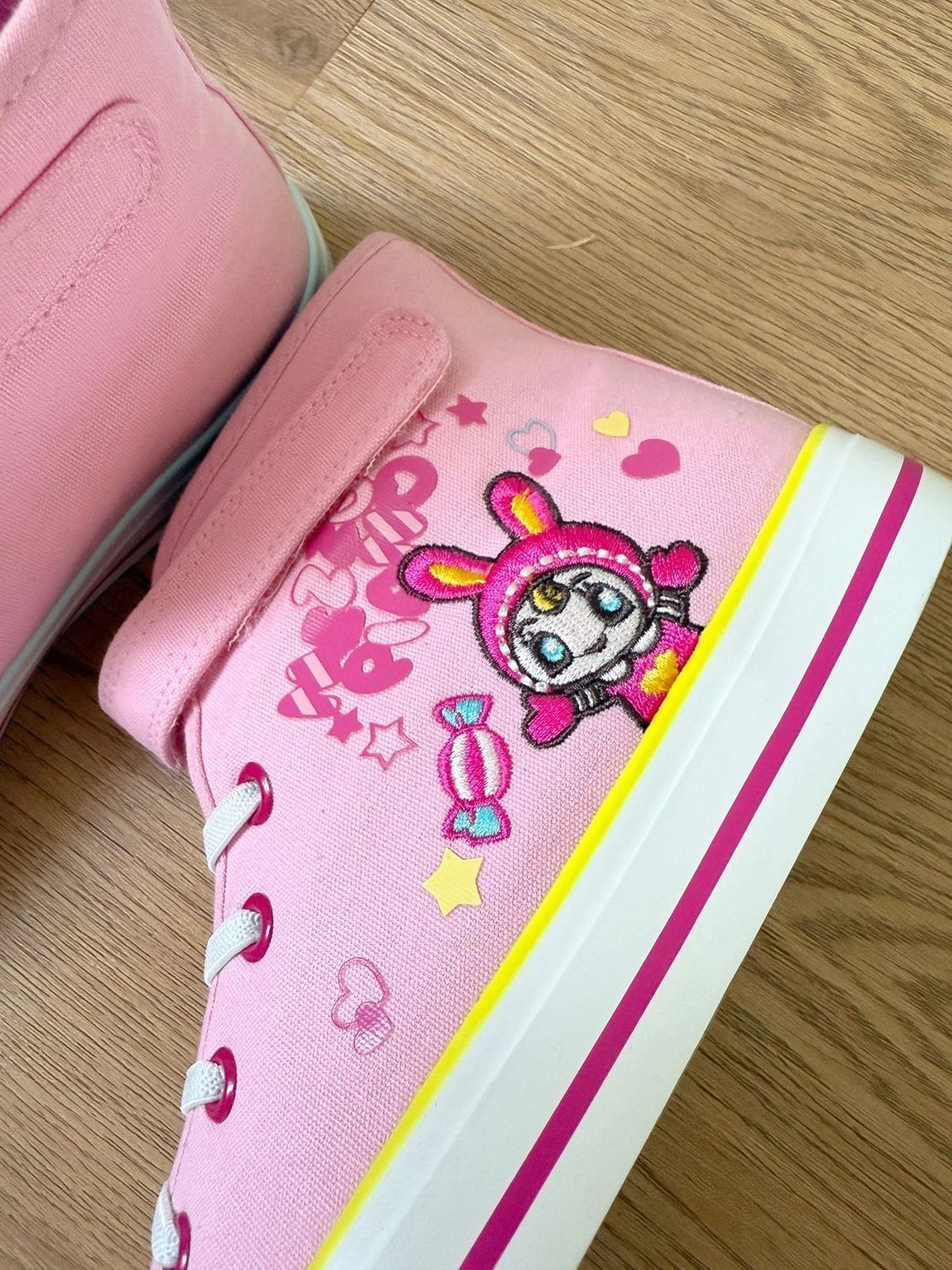 Nuove Scarpe in Tela Rosa Cari - Embroidery Lace recensione e prezzo