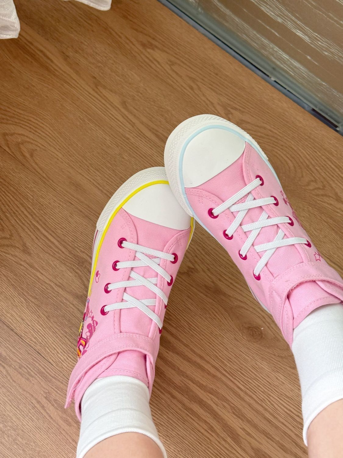 Nuove Scarpe in Tela Rosa Cari - Embroidery Lace recensione e prezzo