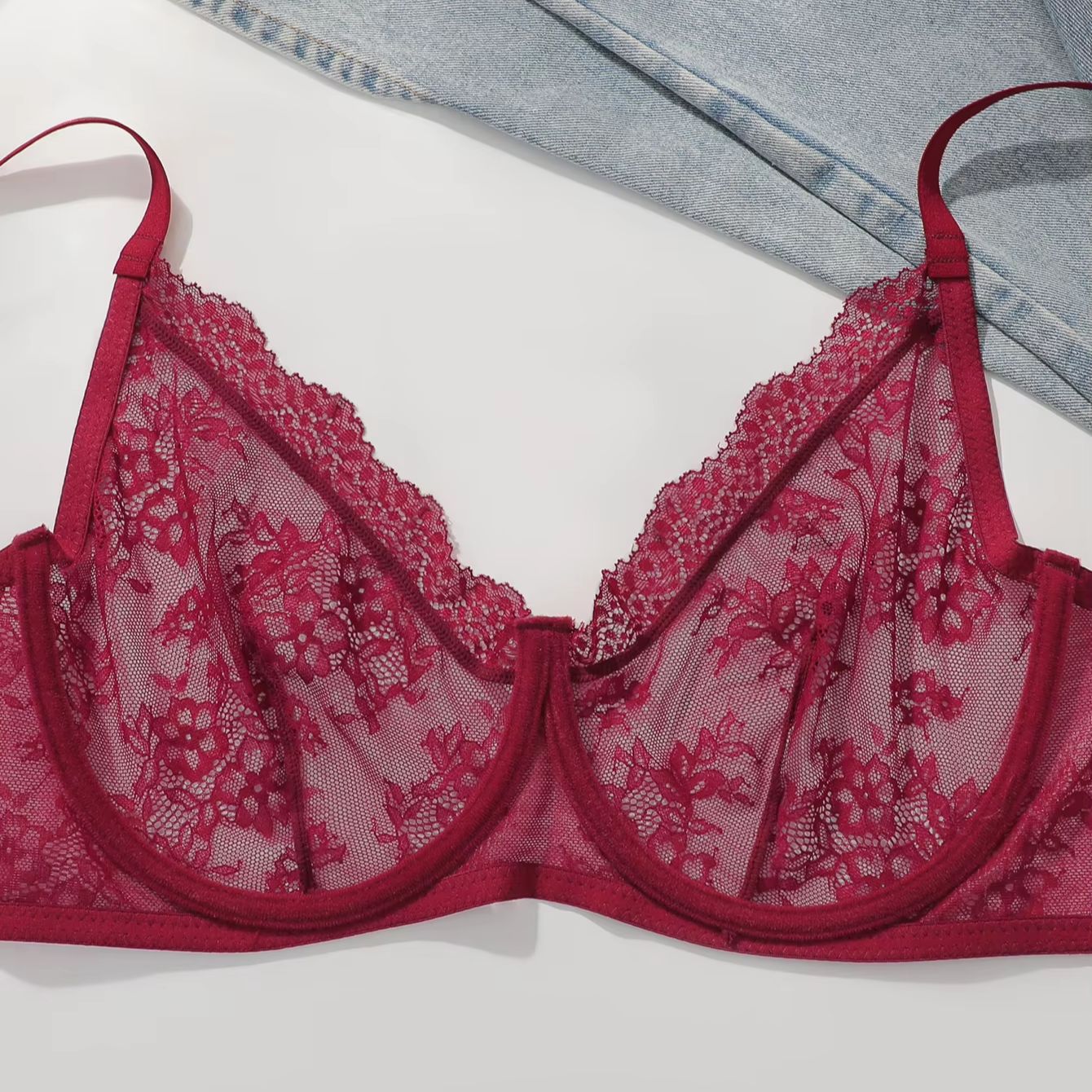 Reggiseno in pizzo rosso trasp - Embroidery Lace recensione e prezzo